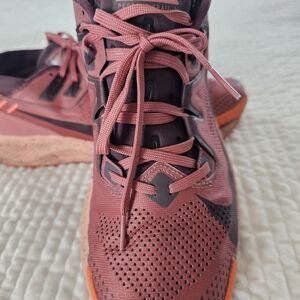 Nike Men's Pegasus Trail Running Shoes in Burgundy and Orange Size 9.5